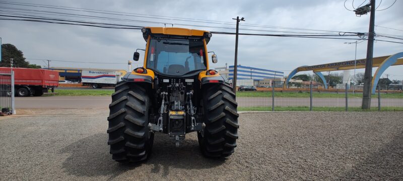 Trator Valtra A 144 cabinado , ano de fabricação 2022.