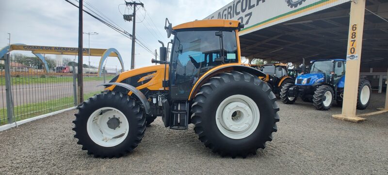 Trator Valtra A 144 cabinado , ano de fabricação 2022.