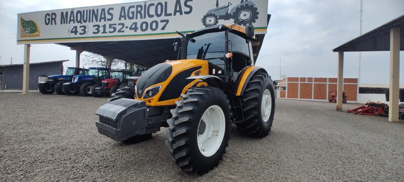 Trator Valtra A 144 cabinado , ano de fabricação 2022.