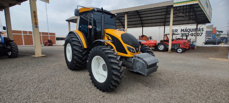 Trator Valtra A 144 cabinado , ano de fabricação 2022.