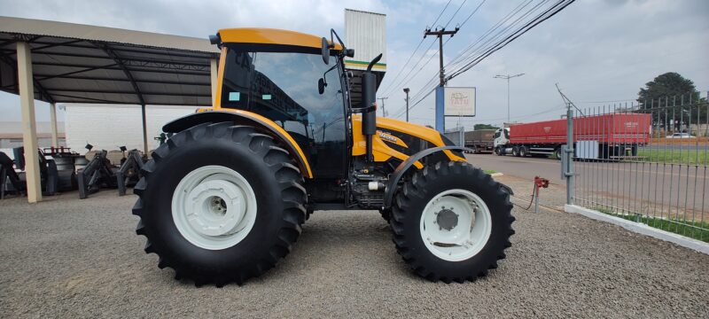 Trator Valtra A 144 cabinado , ano de fabricação 2022.