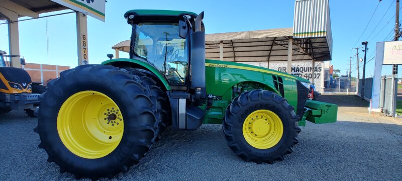 Trator John Deere 8270 R ano de fabricação 2019.