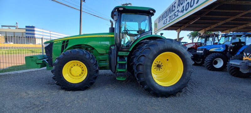 Trator John Deere 8270 R ano de fabricação 2019.