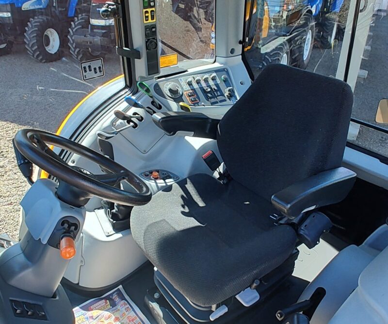 Trator Valtra BH 224 Hitech ano de fabricação 2022.