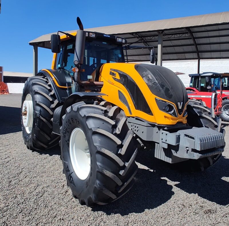 Trator Valtra BH 224 Hitech ano de fabricação 2022.
