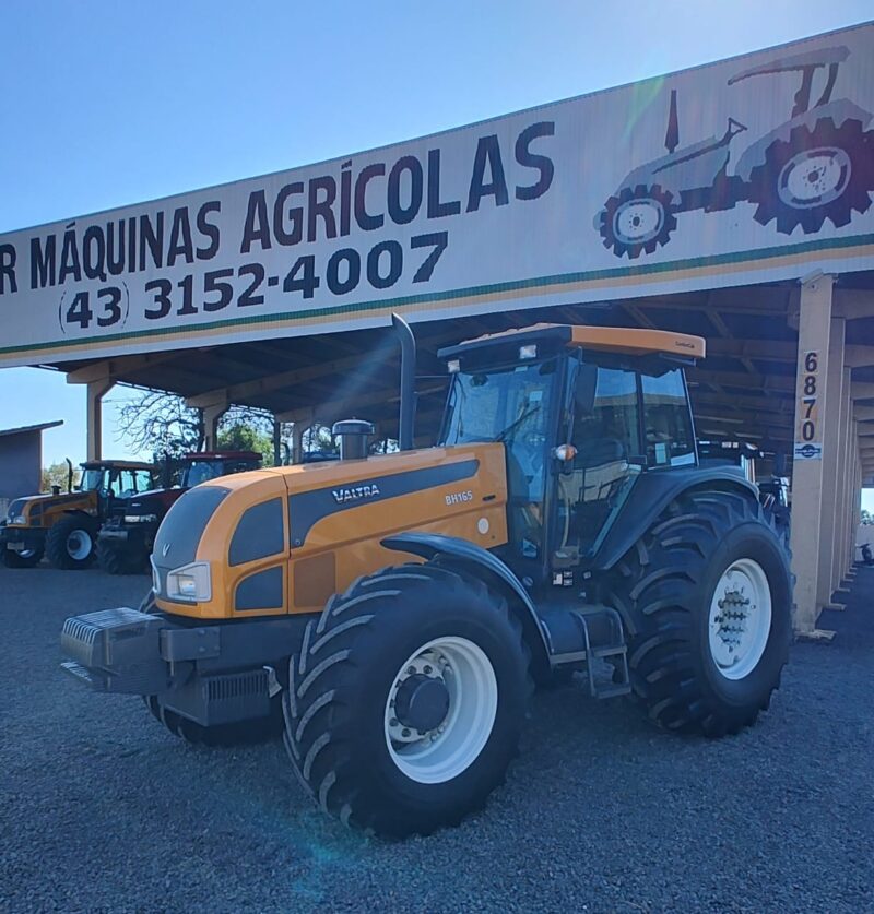 Trator Valtra BH 165 cabinado ano de fabricação 2013