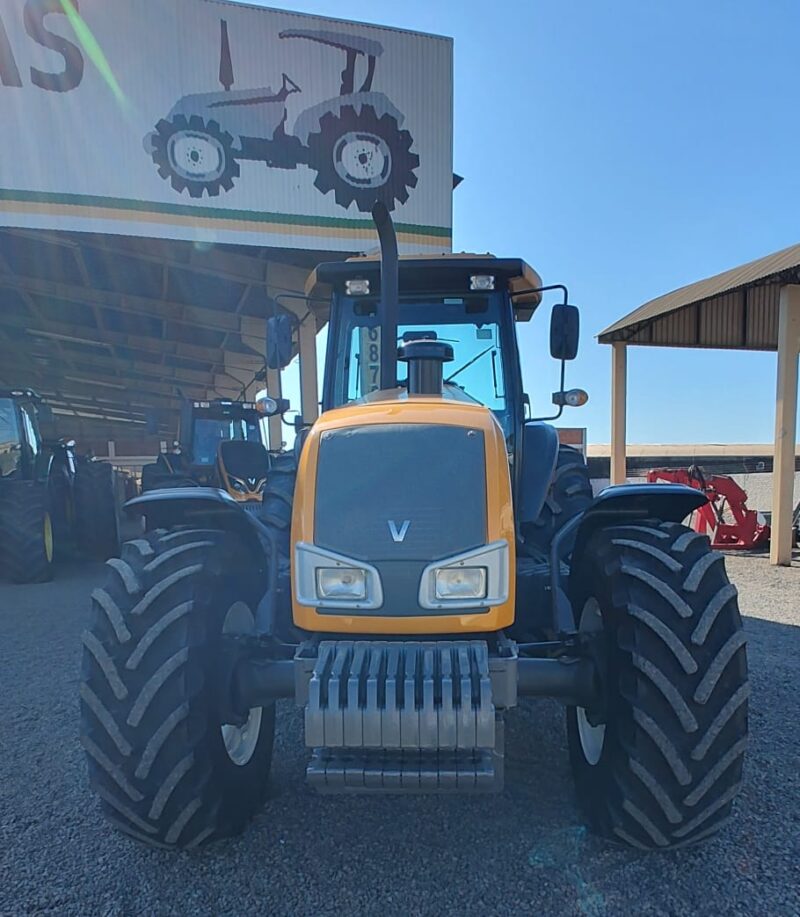 Trator Valtra BH 165 cabinado ano de fabricação 2013