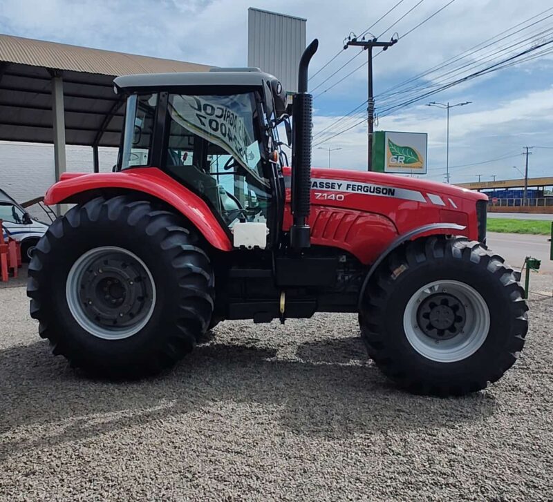 Trator Massey Ferguson MF 7140 cabinado ano de fabricação 2013.