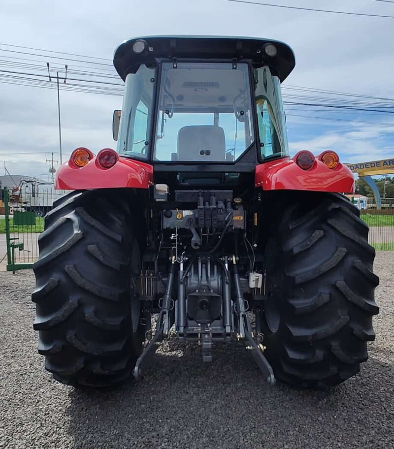 Trator Massey Ferguson MF 7140 cabinado ano de fabricação 2013.