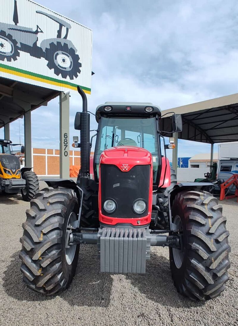 Trator Massey Ferguson MF 7140 cabinado ano de fabricação 2013.