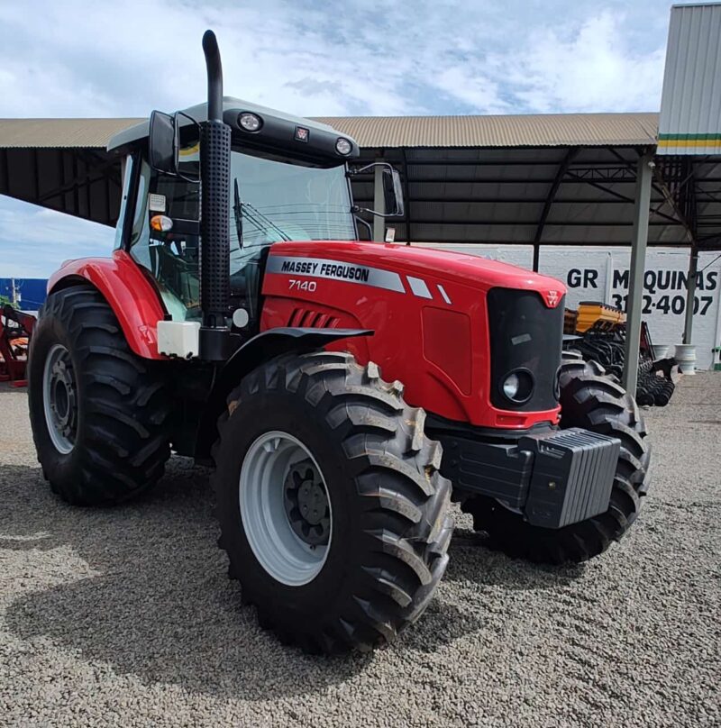 Trator Massey Ferguson MF 7140 cabinado ano de fabricação 2013.