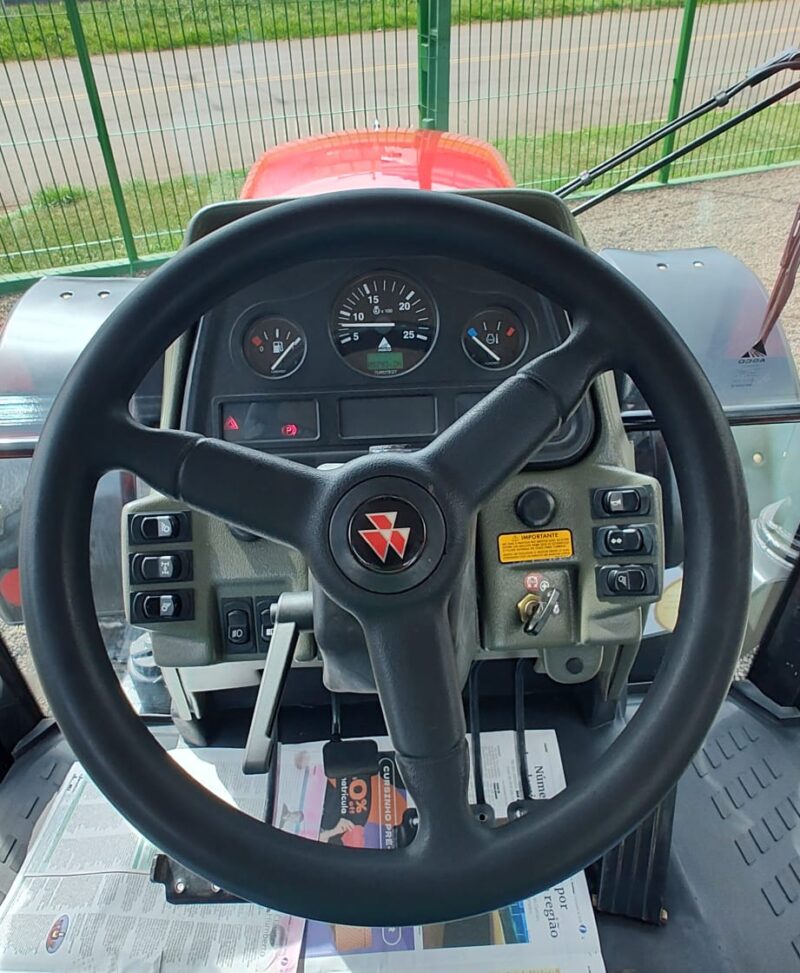 Trator Massey Ferguson MF 7140 cabinado ano de fabricação 2013.