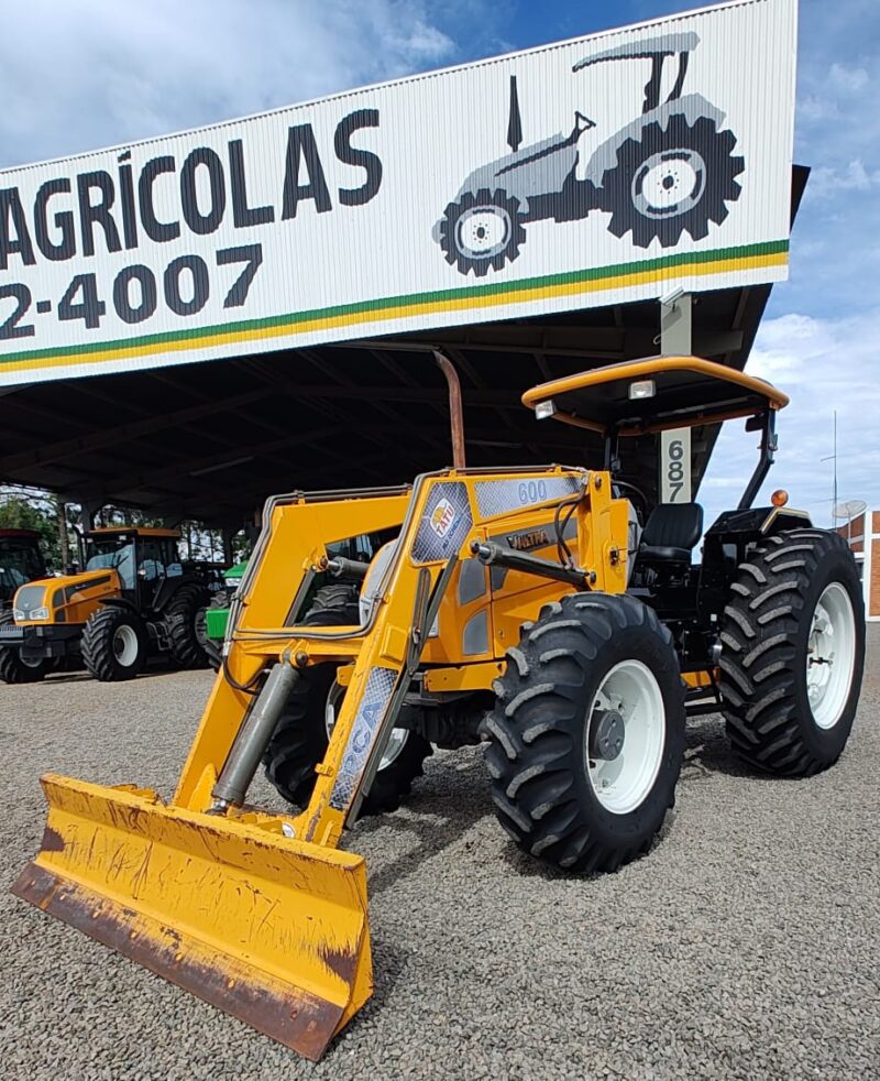 Valtra A 950 plataformado com conjunto de plaina dianteira PCA 600.