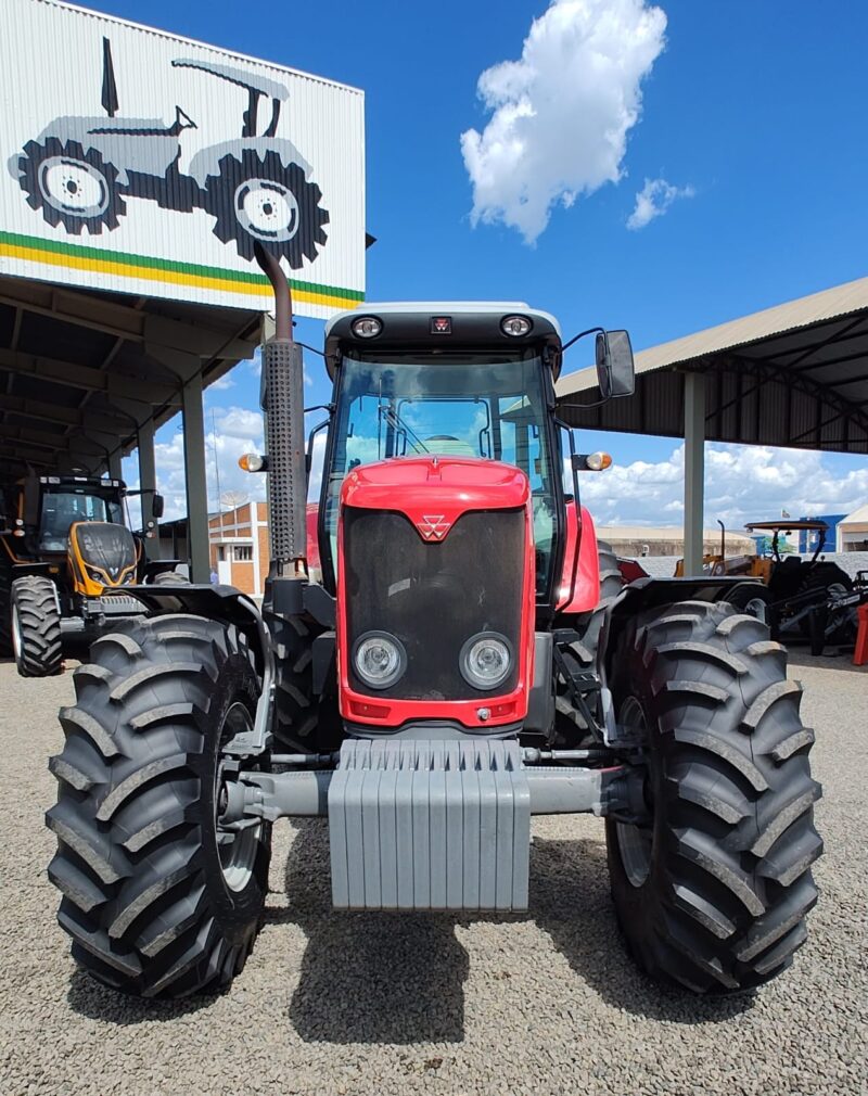 Massey Ferguson MF 7180 cabinado ano de fabricação 2016.