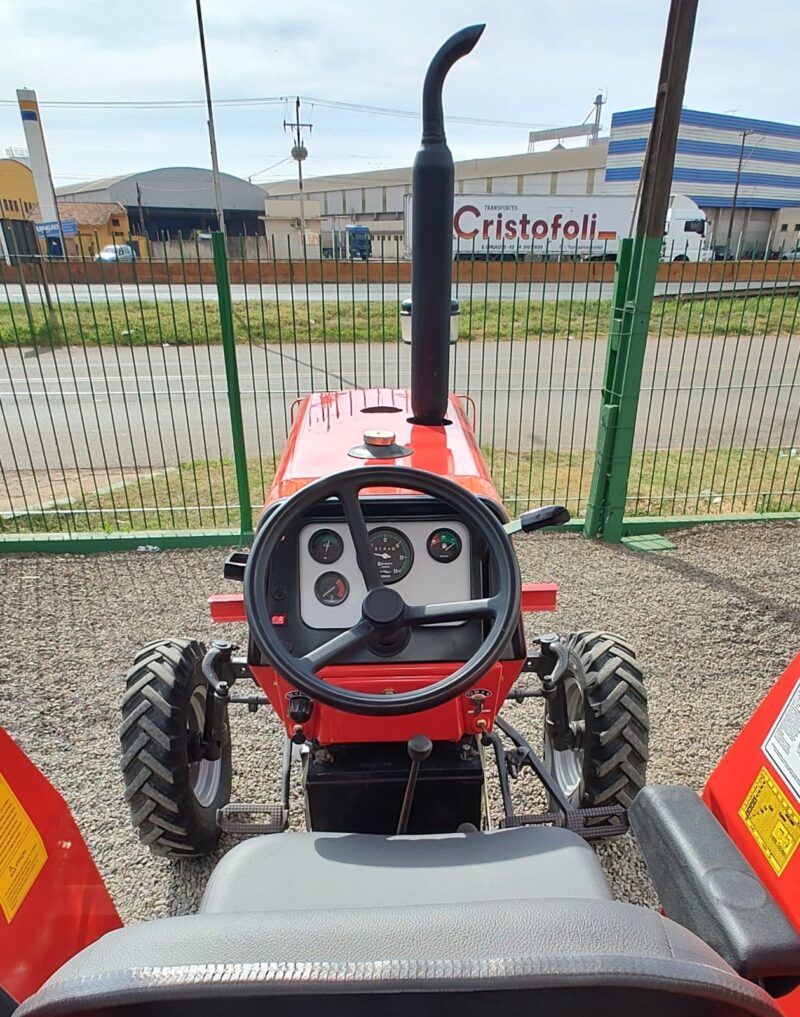 Trator Massey Ferguson MF 275 ano 1987.