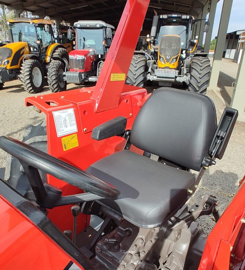 Trator Massey Ferguson MF 275 ano 1987.