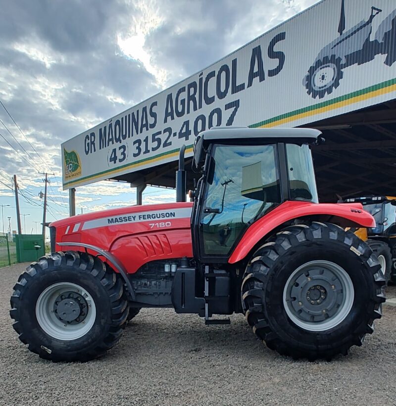 Trator Massey Ferguson MF 7180 cabinado ano de fabricação 2015.