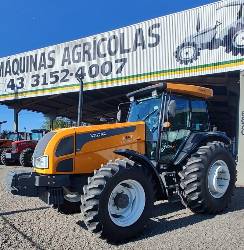Trator Valtra BM 125 cabinado ano de fabricação 2008.