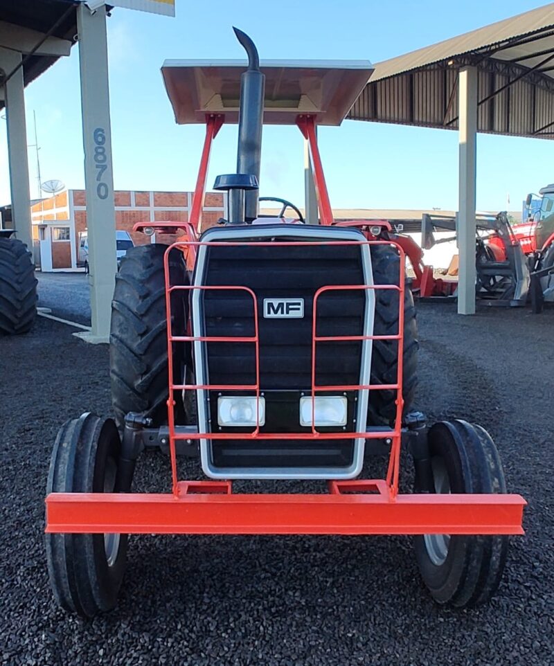 Trator Massey Ferguson MF 275 ano 1986.