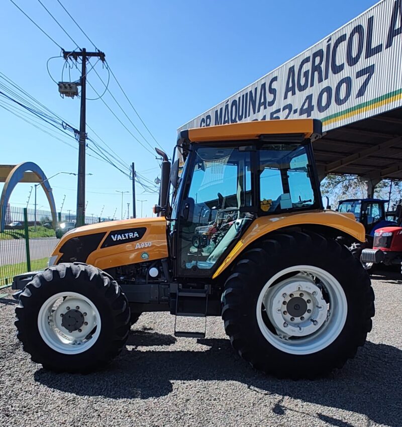 Trator Valtra A 950 cabinado ano de fabricação 2018.
