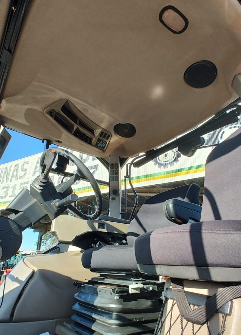 Trator Case Puma 205 cabinado.