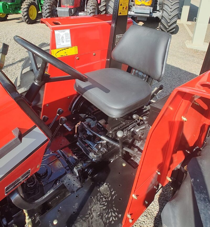 Trator Massey Ferguson MF 275 ano 1998.