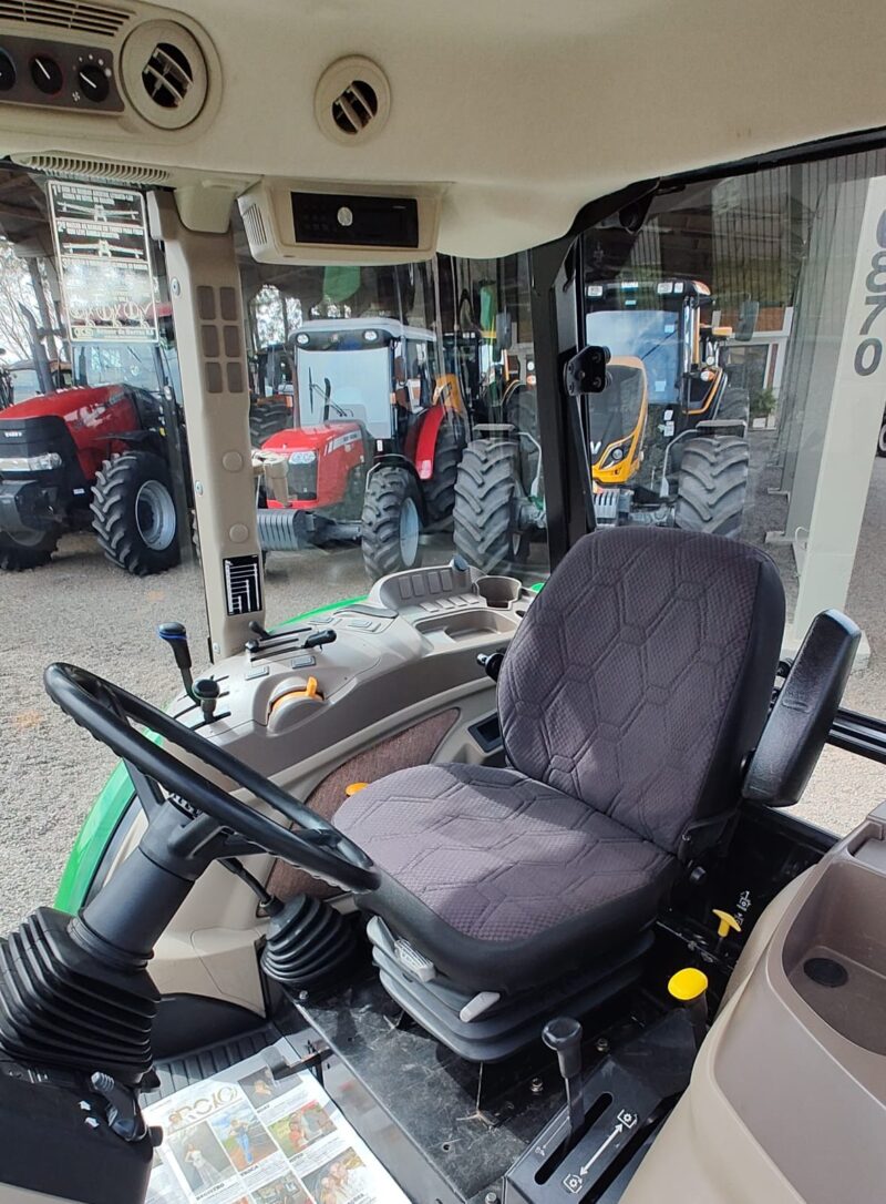 Trator John Deere 5078 cabinado ano 2018.