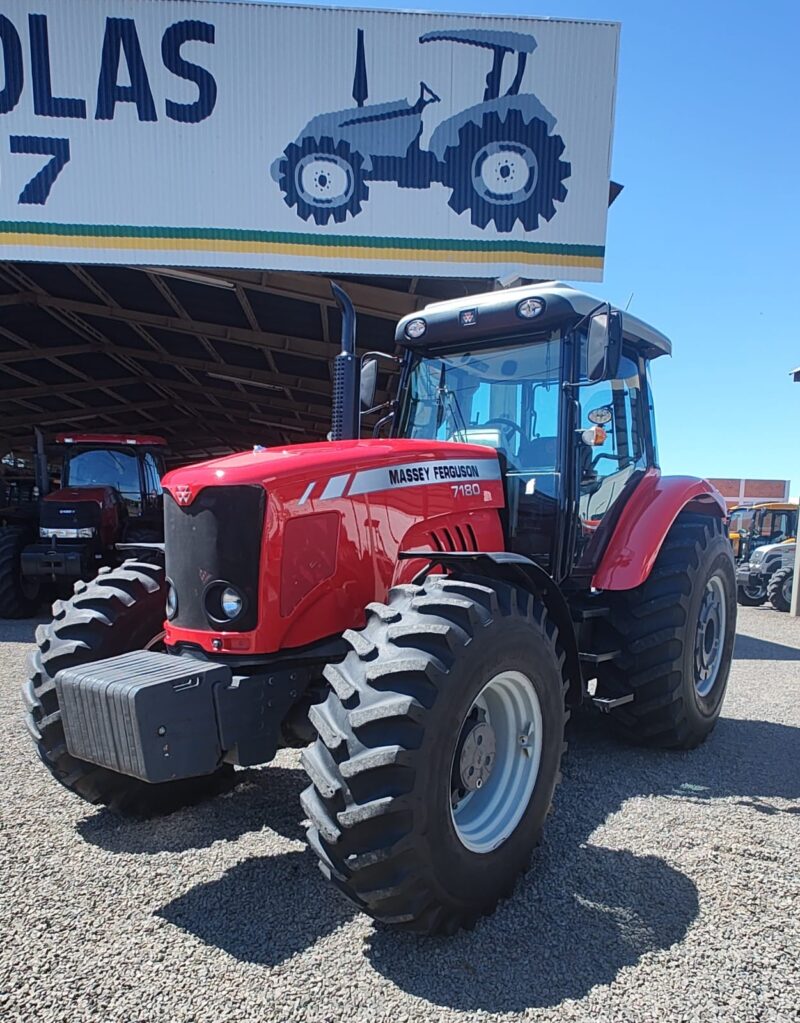 Trator Massey Ferguson MF 7180 cabinado ano de fabricação 2012.