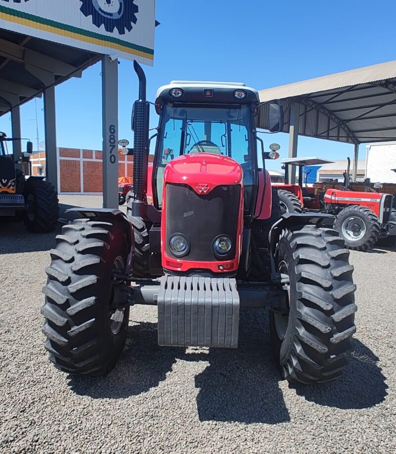 Trator Massey Ferguson MF 7180 cabinado ano de fabricação 2012.