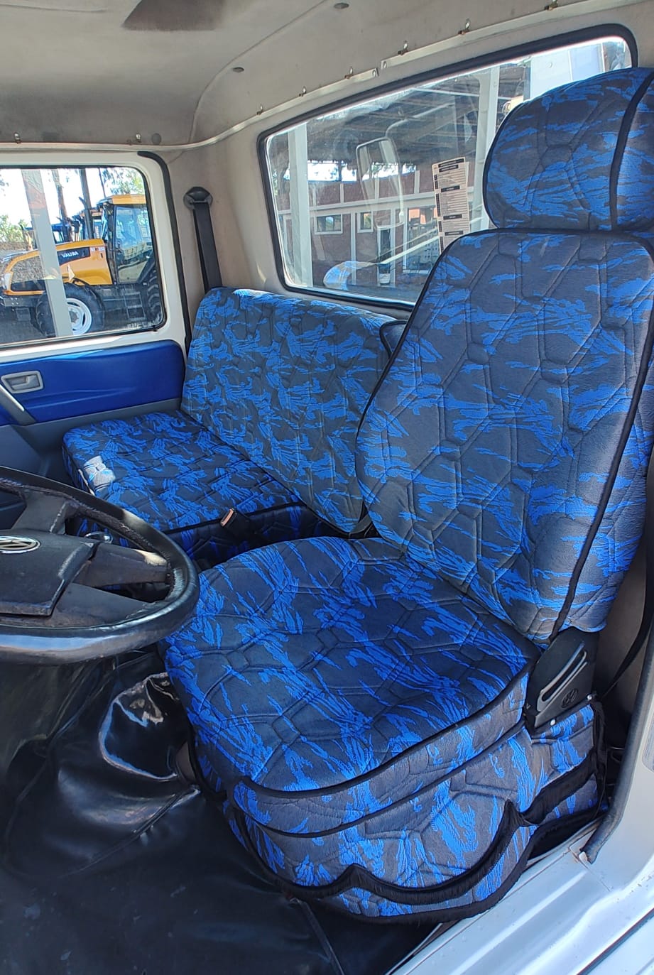 Caminhão Volkswagem 17.180 com munck TKA 12.700.